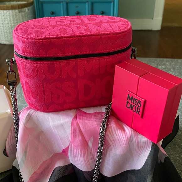 Miss Dior Pink Cosmetic Vanity Case - Picture 1 of 11